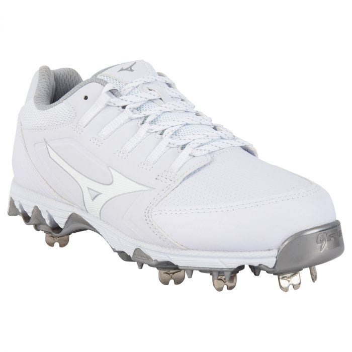 Low Metal Fastpitch Softball Cleats